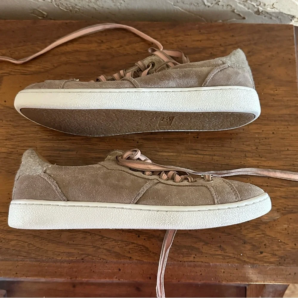 UGG Milo Fawn Suede Tan Taupe Low Top Lace Up Sneaker size 6